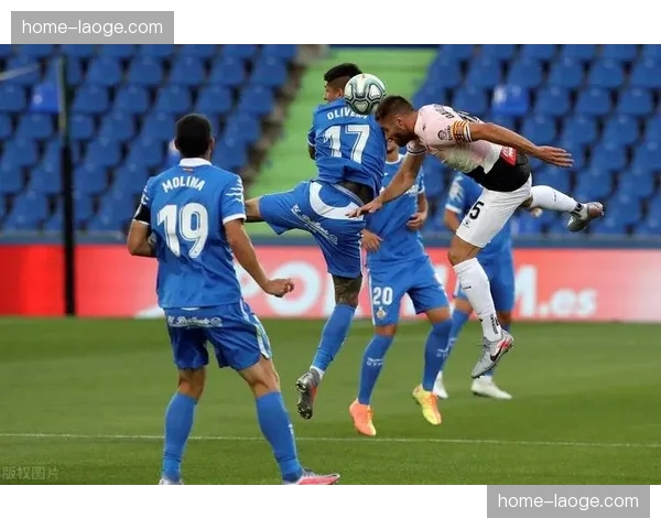 西班牙人主场迎战赫塔菲 防守漏洞导致失利收场 西班牙人主场迎战赫塔菲 防守漏洞导致失利收场