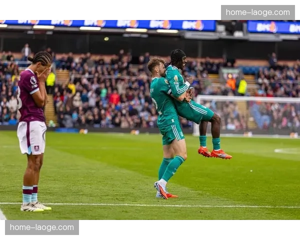 利物浦主场1比1被伯恩利逼平，全场狂轰32脚仅入一球效率低下